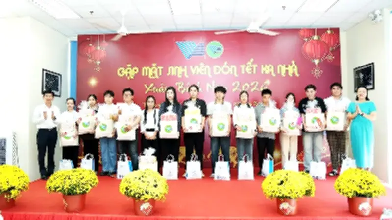 Hỗ trợ sinh viên đón Tết, thay đổi tuyển sinh đại học và kỳ thi tốt nghiệp 2026