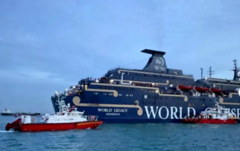 Hỏa Hoạn Trên Tàu Du Lịch Singapore: Một Thủy Thủ Thiệt Mạng, Hàng Trăm Hành Khách Sơ Tán