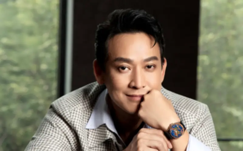 Hứa Vĩ Văn U50: Bí quyết giữ phong độ nam thần và cuộc sống độc thân đầy trách nhiệm