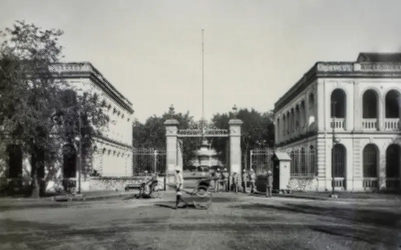 Hai Khối Nhà Vàng Gần Cầu Ba Son: Vết Tích Cổng Thành Hơn 150 Năm Của Sài Gòn