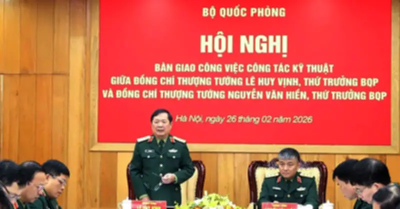 Hai Thứ trưởng Bộ Quốc phòng chính thức bàn giao và nhận nhiệm vụ công tác kỹ thuật