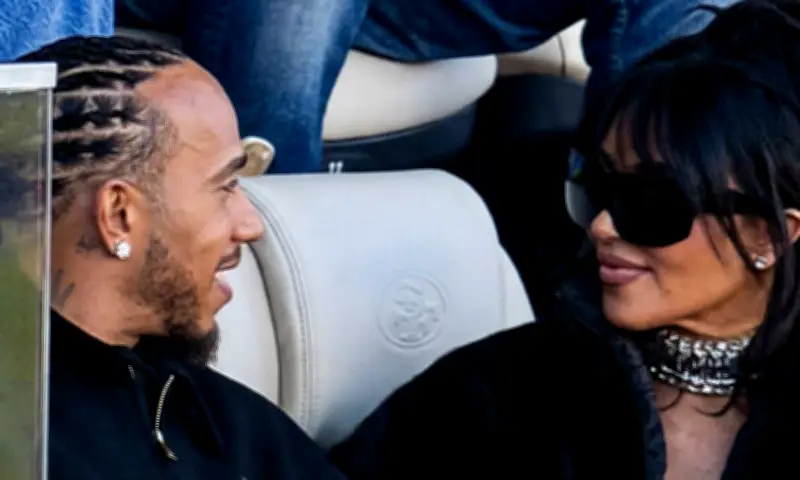 Hamilton và Kim Kardashian công khai hẹn hò tại Super Bowl 60