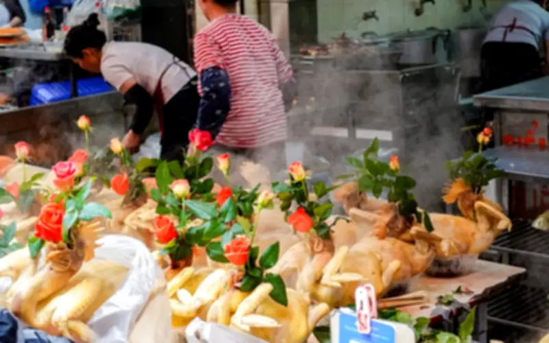 Chợ Hàng Bè Nhộn Nhịp Ngày Ông Công Ông Táo, Gà Luộc Lên Giá Trên 1 Triệu Đồng