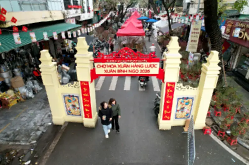 Chợ Hoa Hàng Lược Khai Mạc: Phiên Chợ Trăm Tuổi Đón Tết Bính Ngọ 2026