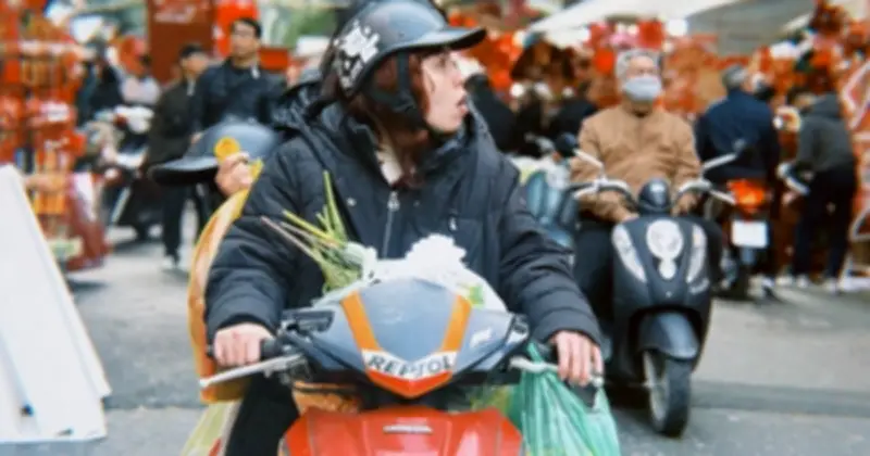 Hàng Mã Tết 2026: Văn minh hơn nhưng trầm lắng, sức mua giảm sâu