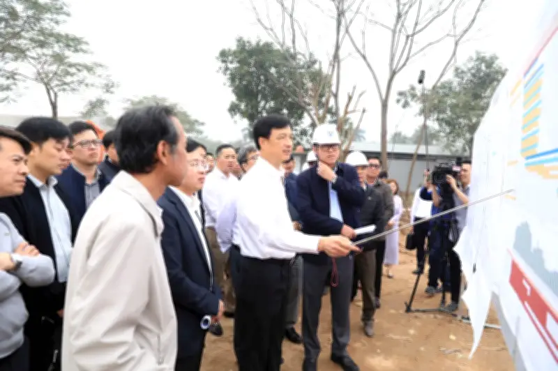 Bí thư Hà Nội kiểm tra công tác Tết và chỉ đạo khẩn trương 5 điểm nghẽn