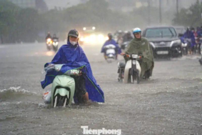 Hà Nội định hướng xây bể ngầm khổng lồ 125 triệu m3 chống ngập, chuyên gia đề xuất giải pháp phân tán