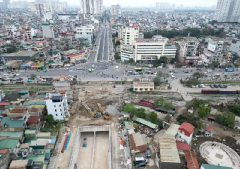 Hầm chui Vành đai 2,5 qua nút giao Giải Phóng - Kim Đồng chậm tiến độ do mưa