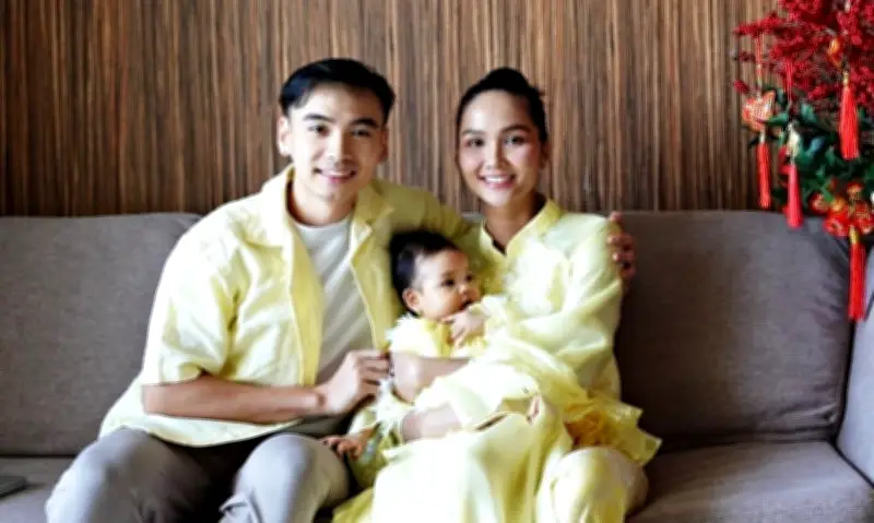 H'Hen Niê đón Tết đầu tiên làm mẹ tại TP HCM, chia sẻ về sự bình an và hạnh phúc gia đình