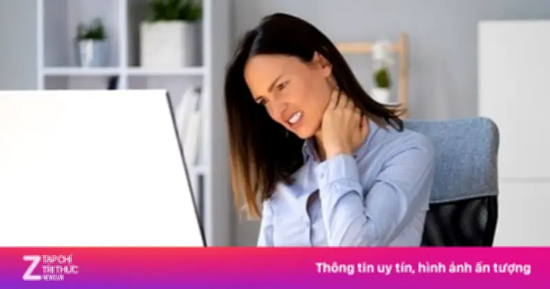 Hội Chứng 'Cổ Công Nghệ' Đe Dọa Sức Khỏe Người Trẻ Việt Trong Thời Đại Số