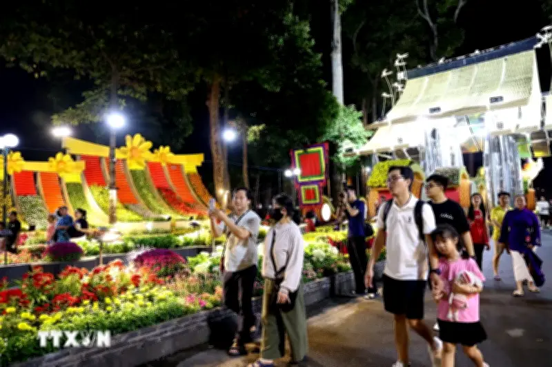 Hội họa xuân tại TP.HCM khơi dậy khát vọng vươn mình của nghệ thuật