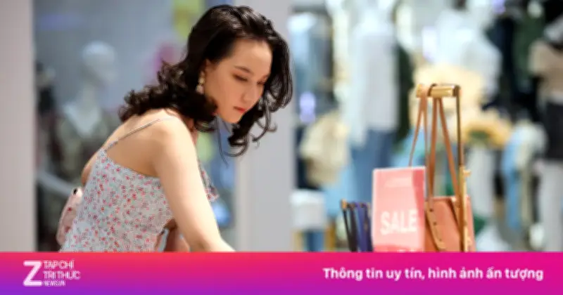 Hối hận vì chi 20 triệu đồng sắm quần áo Tết: Người trẻ thay đổi thói quen chi tiêu