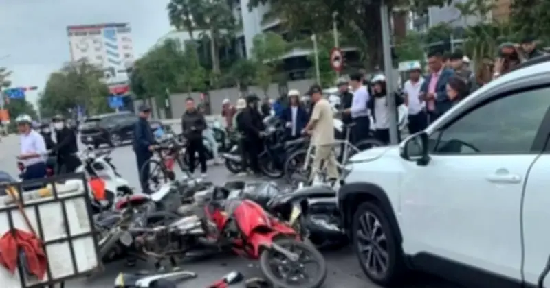 Hải Phòng: Tai nạn ô tô tông hàng loạt xe máy, 12 xe đổ ngổn ngang