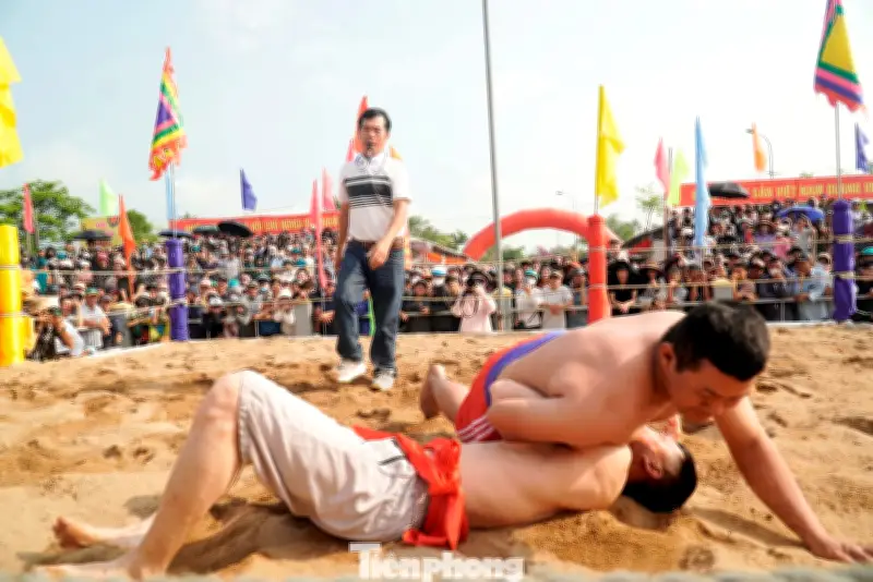 Hội Vật Làng Sình Huế Sôi Động Mở Sới Ngày Mùng 10 Tháng Giêng