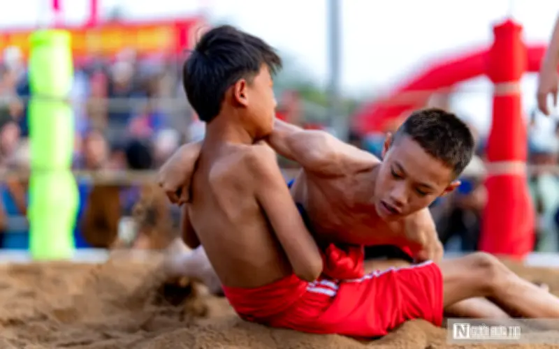 Hội vật làng Sình mùng 10 tháng Giêng: Sôi động tinh thần thượng võ giữa lòng Cố đô Huế