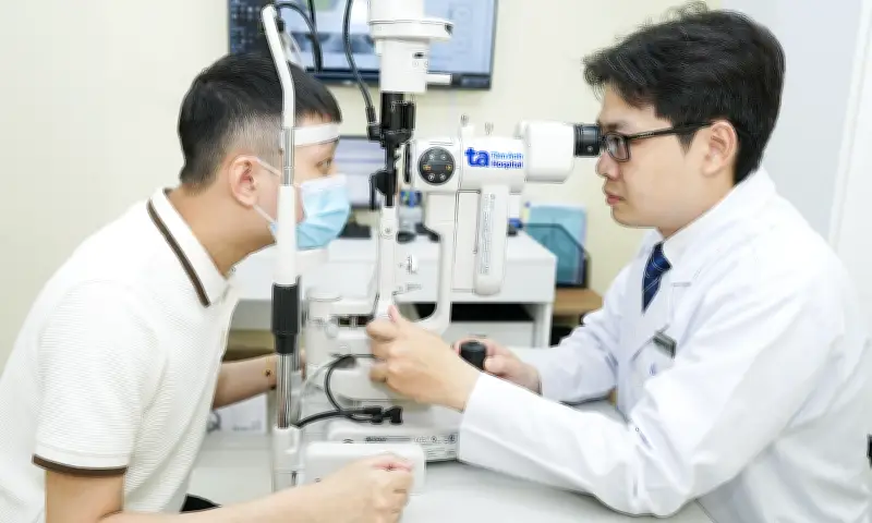 Hiện tượng ruồi bay trong mắt: Dấu hiệu lành tính hay cảnh báo nguy hiểm?