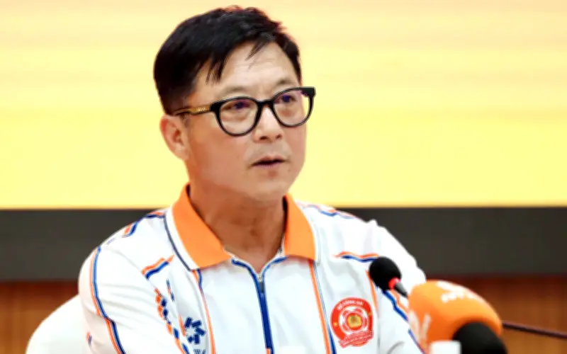 HLV Lê Huỳnh Đức lặng người sau trận thua Thanh Hóa, lo ngại Tết ảnh hưởng thể lực