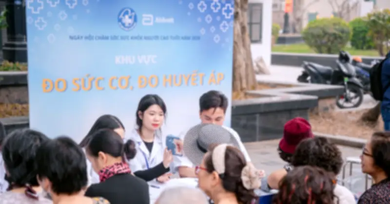Hơn 1.000 Người Cao Tuổi Hà Nội Được Khám Sức Khỏe Toàn Diện Dịp Cận Tết