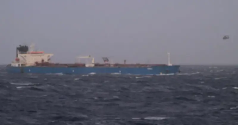 Hơn 120 tàu chở dầu bị trừng phạt chuyển sang treo cờ Nga trước áp lực Mỹ và châu Âu