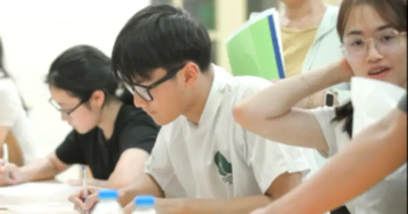 Hơn 20 tỉnh thành công bố môn thi thứ ba vào lớp 10, ngoại ngữ chiếm ưu thế