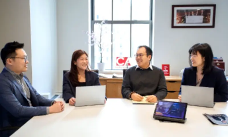 Hơn 3.000 nhà đầu tư EB-5 nhận thẻ xanh vĩnh viễn từ USCIS thông qua CanAm