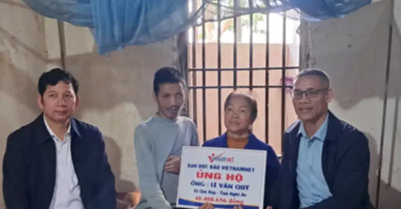 Hơn 40 Triệu Đồng Đến Với Vợ Chồng Nghèo Nuôi 2 Con Bệnh Tật Ở Nghệ An