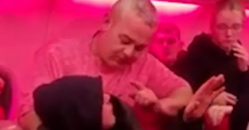 Hỗn loạn trên chuyến bay Jet2: Đánh nhau, phân biệt chủng tộc dẫn đến hạ cánh khẩn cấp