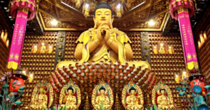 Hướng dẫn văn khấn cầu tài lộc, bình an tại ban Tam Bảo và tam tòa Thánh Mẫu