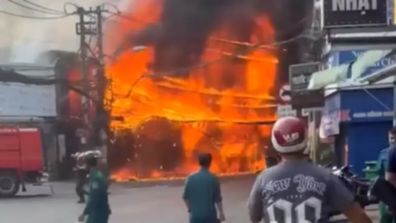 Hàng Loạt Cửa Hàng Nội Thất Tại TP.HCM Đóng Cửa, Hoãn Thanh Toán Cho Nhà Cung Cấp