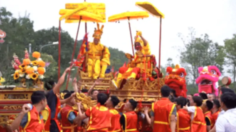 Hàng Nghìn Người Đổ Về Đền Sóc Sơn Rước Vua Chúa Sống Tưởng Nhớ An Dương Vương