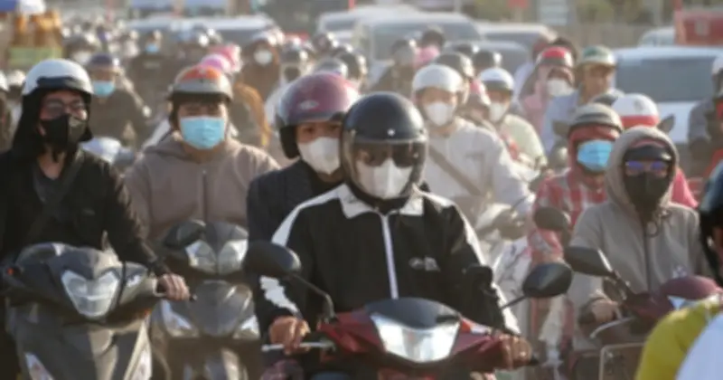 Hàng Ngàn Người Dân Miền Tây Ồ ạt Trở Lại TP.HCM Sau Tết, Giao Thông Đông Đúc Nhưng Thông Thoáng