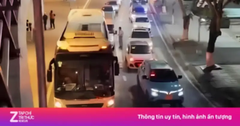 Hàng trăm xe ôtô kẹt cứng trong sân bay Đà Nẵng do lỗi hệ thống thu phí tự động