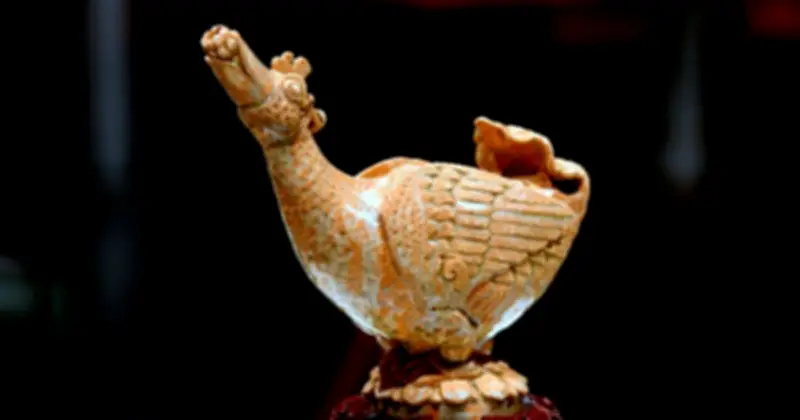 Hành trình hồi hương của bình gốm Hamsa: Linh điểu Chămpa trở về sau thập niên thất lạc