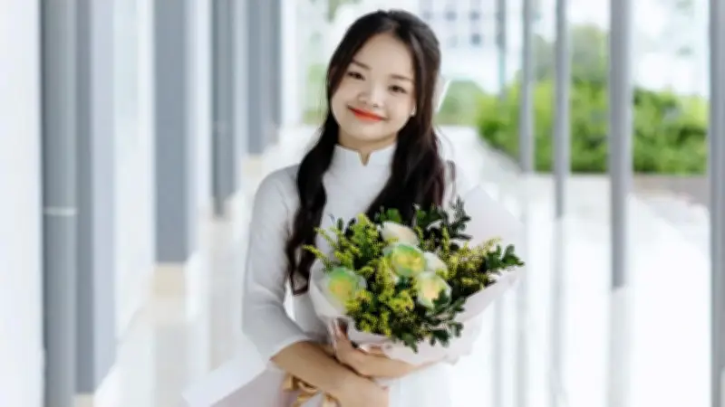 Hành trình từ bản nhỏ vùng cao đến giảng đường sư phạm của cô gái dân tộc