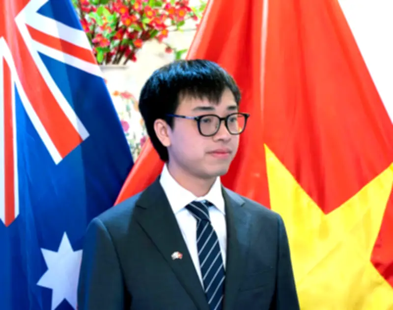 Hành Trình Từ Chuyên Lý Đến Đại Học Sydney: Trần Bình Minh Với Khát Vọng Đóng Góp Cho Quê Hương