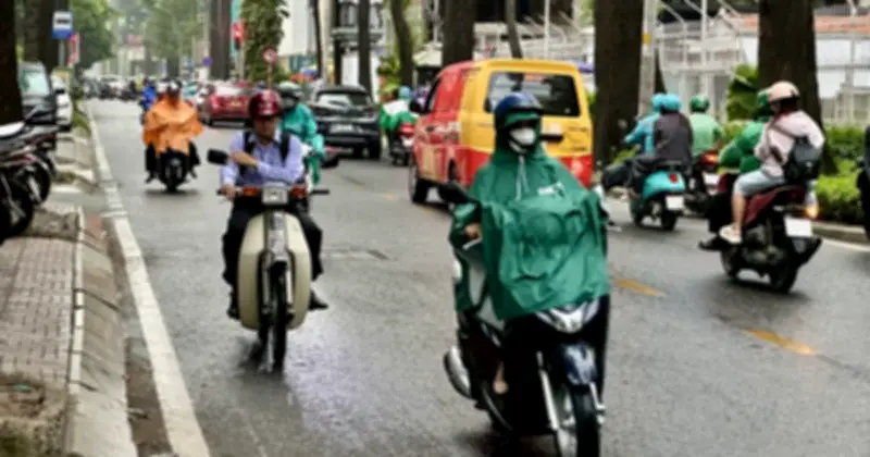 TP.HCM và Nam Bộ bất ngờ đón mưa trái mùa sáng sớm, cảnh báo giông sét
