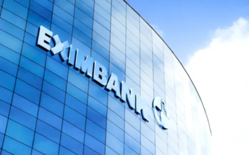 TP.HCM xử phạt công ty chứng khoán 'ém' tài liệu, Eximbank thay đổi nhân sự