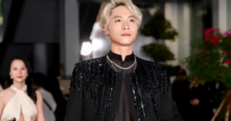 Hoàng Long từ Mưa Đỏ đến WeChoice Awards 2025: Diễn xuất trực tiếp gây bão