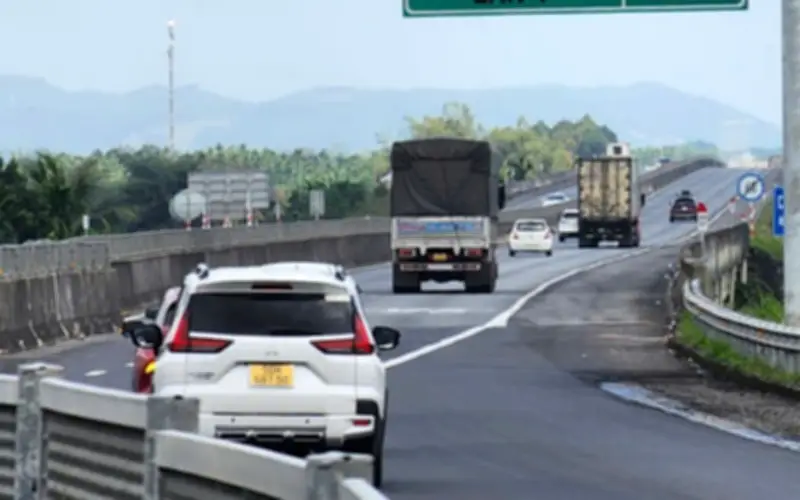 Hoãn thông xe cao tốc Quảng Ngãi - Hoài Nhơn do lo ngại an toàn dịp Tết