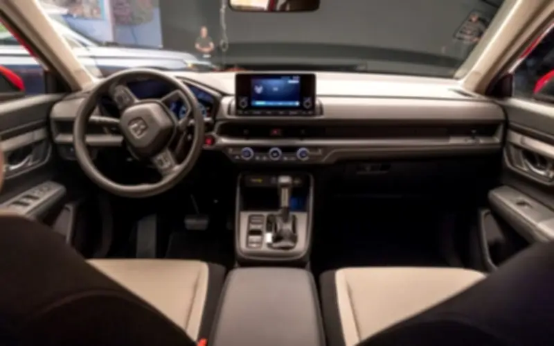 Honda CR-V giảm giá kỷ lục, cạnh tranh khốc liệt với Mazda CX-5 trong phân khúc SUV hạng C