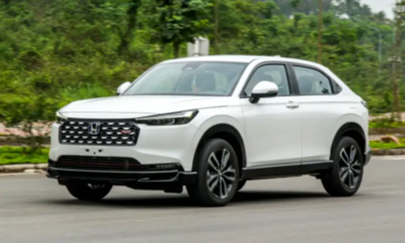 Honda HR-V Hybrid Giảm Sốc 34 Triệu Đồng, Cạnh Tranh Gay Gắt Với Toyota