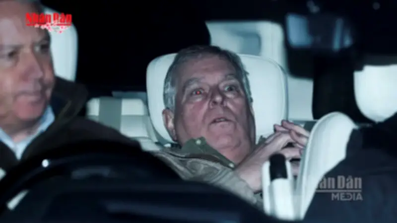 Hoàng gia Anh đối mặt khủng hoảng lớn nhất 90 năm qua vì vụ Andrew Epstein