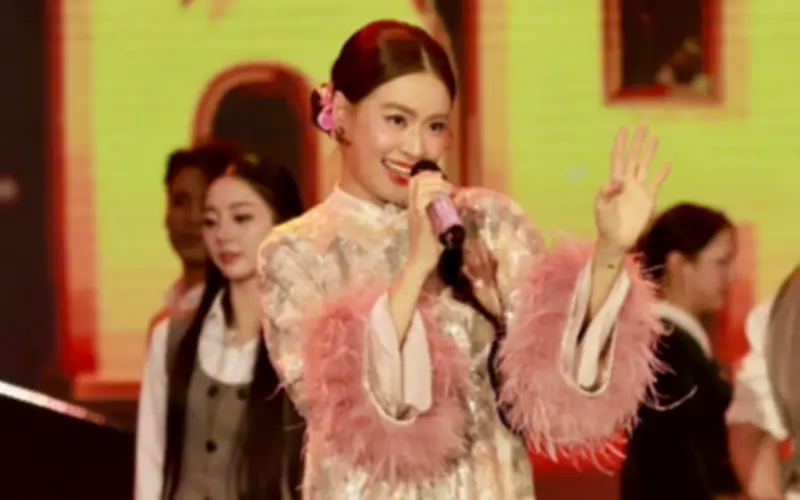 Hoàng Thùy Linh và Đen Vâu tỏa sáng trong chương trình Tết 'Bay giữa cánh đồng xuân'