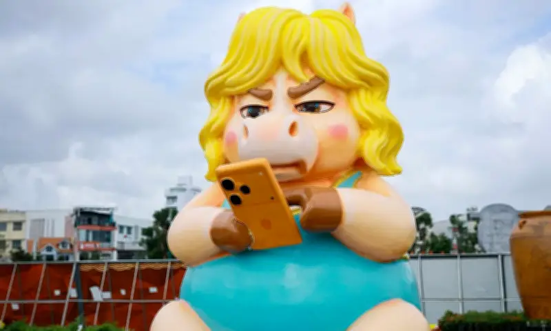 Cụm linh vật ngựa ở Quy Nhơn gây tranh cãi về tạo hình và tính thẩm mỹ