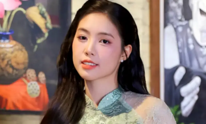 Á hậu Châu Anh: Từ thiếu nữ Hà thành đến hình ảnh nữ quân nhân đầy cảm hứng