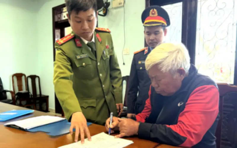 Huế: Khởi tố 3 đối tượng khai thác khoáng sản trái phép, gây thiệt hại hơn 9 tỉ đồng