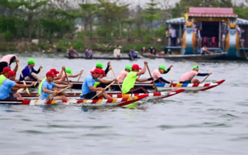 Huế: Thảm kịch lật thuyền tại lễ hội cầu ngư, hai mẹ con tử vong