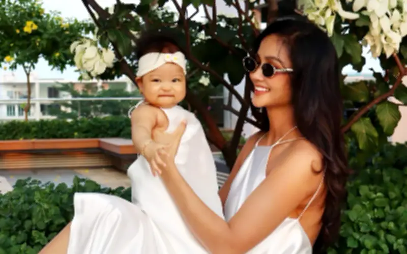 Á hậu Thủy Tiên, Lệ Hằng, Kim Duyên thăm nhà H'Hen Niê, 'tan chảy' trước con gái