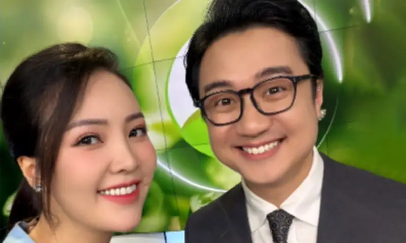 Á hậu Thụy Vân trở lại dẫn Chuyển động 24h sau nửa năm nghỉ sinh con thứ hai