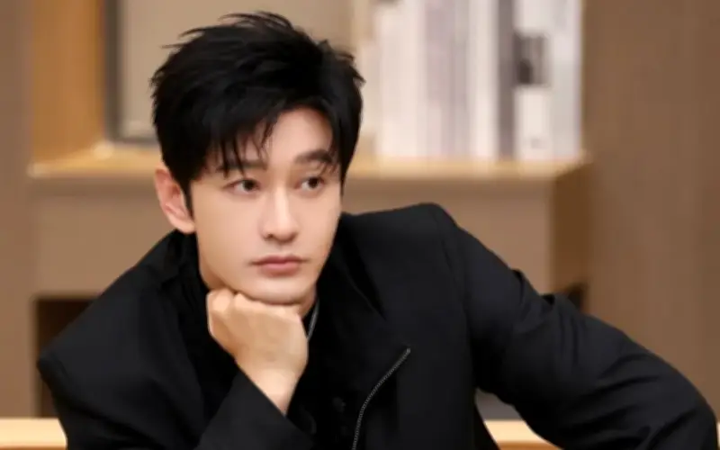 Huỳnh Hiểu Minh lên tiếng phản bác tin đồn đánh bạc thua chục tỷ tại Macau